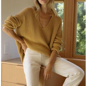 Jenny Kayne Cozy Mustard V-Neck Sweater, size small
